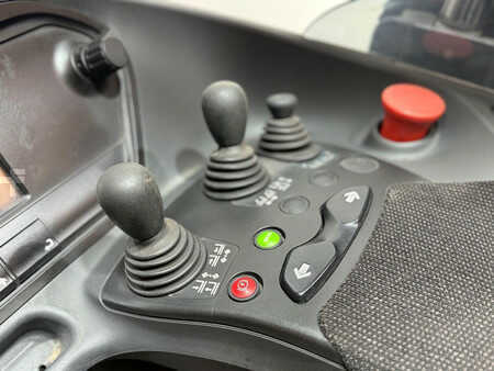 Reach Truck 2018  Linde R20 Triplex 6,3M vorkversteller 2018 (10)