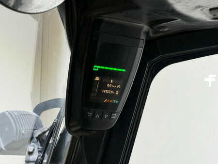 Elektromos 4 kerekű 2017  Linde E40-600 [[accu 77%]] Cabine Vorkversteller Sideshift Airco overdruk (10)