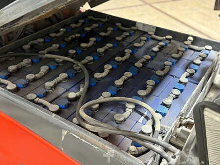 Elektromos 4 kerekű 2017  Linde E40-600 [[accu 77%]] Cabine Vorkversteller Sideshift Airco overdruk (14)