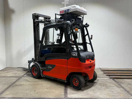 Elektromos 4 kerekű 2017  Linde E40-600 [[accu 77%]] Cabine Vorkversteller Sideshift Airco overdruk (2)