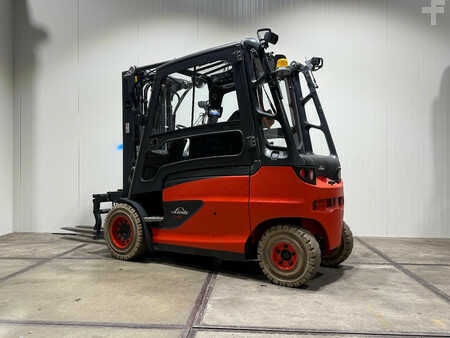 Elektromos 4 kerekű 2019  Linde E40-600 3500UUR [ACCU 2023]Triplex Vorkversteller cabine Sideshift Freelift (11)