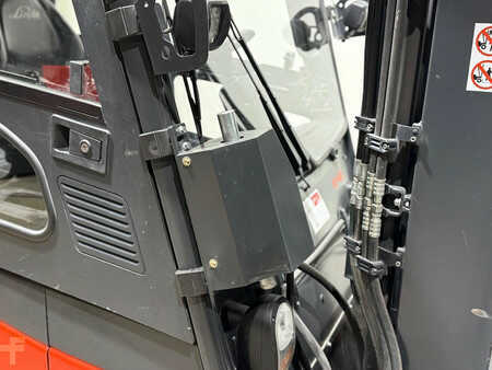 Elektromos 4 kerekű 2019  Linde E40-600 3500UUR [ACCU 2023]Triplex Vorkversteller cabine Sideshift Freelift (13)