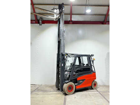 Elektromos 4 kerekű 2019  Linde E40-600 3500UUR [ACCU 2023]Triplex Vorkversteller cabine Sideshift Freelift (4)