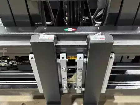 Dízel targoncák 2022  Linde H70D Triplex Vorkversteller Sideshift Nieuwe banden [[BJ2022]] (8)