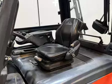 4-wiel elektrische heftrucks 2019  Linde E45 Triplex Freelift Sideshift non marking (16)