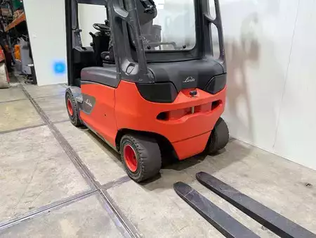 Dízel targoncák 2015  Linde E25 L 3854UUR!! Triplex vorkversteller sideshift (8)