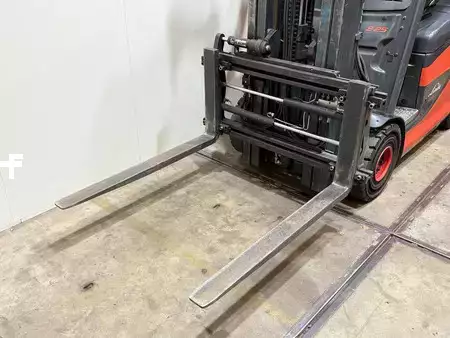 Elektromos 4 kerekű 2021  Linde E25-600 2021! 3000UUR! Triplex Vorkversteller Sideshift Nette machine! (17)