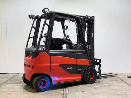Elektromos 4 kerekű 2021  Linde E25-600 2021! 3000UUR! Triplex Vorkversteller Sideshift Nette machine! (5)