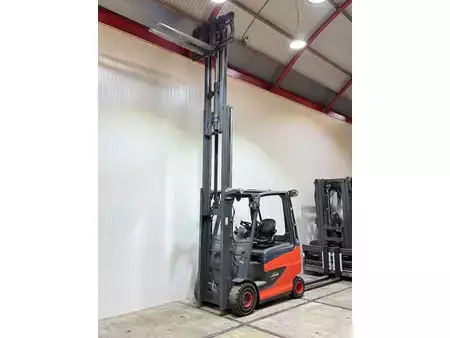 Elektromos 4 kerekű 2021  Linde E25-600 2021! 3000UUR! Triplex Vorkversteller Sideshift Nette machine! (7)