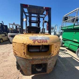 Diesel Forklifts 2011  TCM FD45T2 (2)