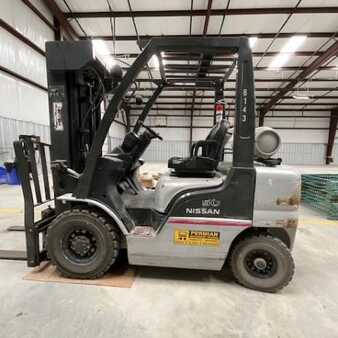 Propane Forklifts 2008  Nissan MP1F2A25LV (1)