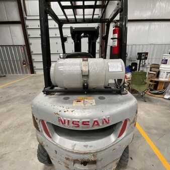 Propane Forklifts 2008  Nissan MP1F2A25LV (2)
