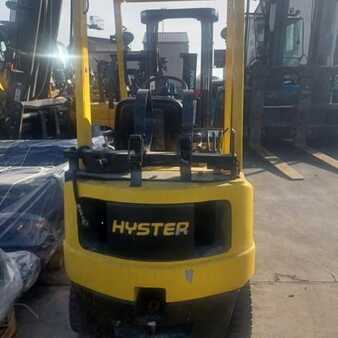 Propane Forklifts 2003  Hyster H30XM (4) 