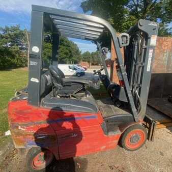 Propane Forklifts 2017  Linde H25CT (1)