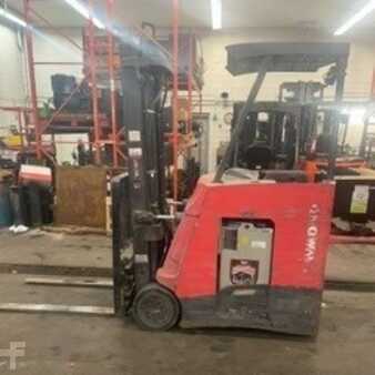 Montacargas de Pasillo Angosto 2020  Raymond 425-C35TT (1)