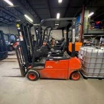 Montacargas Eléctrico (4 ruedas) 2014  Linde E20P (1)