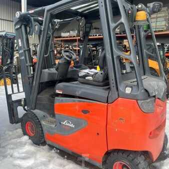 Montacargas Eléctrico (4 ruedas) 2015  Linde E25P (1)