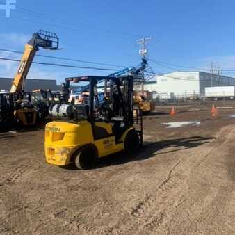 Propane Forklifts 2015  Hyundai 33L-7 (2)