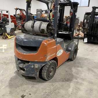 Diesel Forklifts 2012  Toyota 8FGU25 (3)