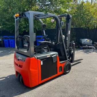 4 Wheels - Linde E20 (2)