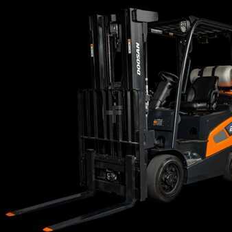 Propane Forklifts 2022  Doosan GC30S-9 (1)