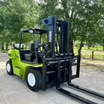 Propane Forklifts 2013  Clark C70 (1)