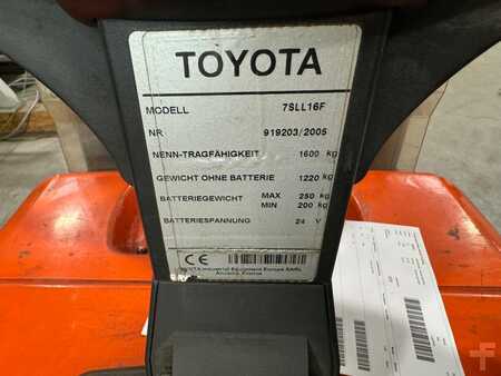 Pallet Stackers 2005  Toyota 7SLL16F (3)
