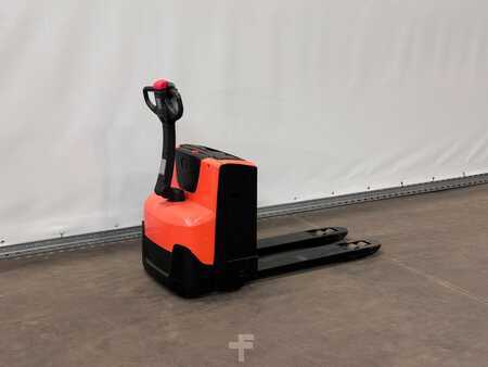 Transpalettes éléctriques 2016 BT LWE 200 (2)