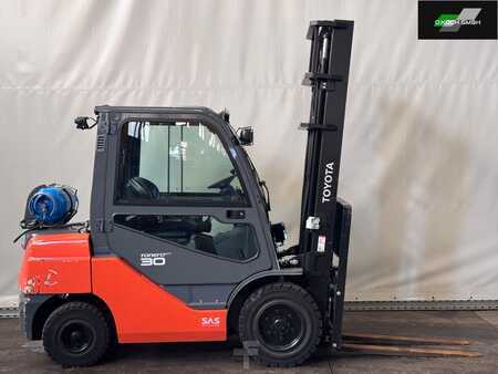 Treibgasstapler 2021  Toyota 06-8FG30F (1)
