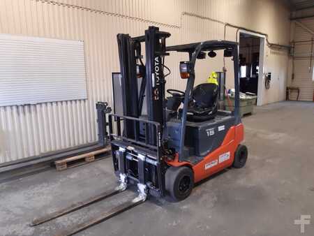 Elektro 4 Rad 2014  Toyota 8FBMT18 (3)