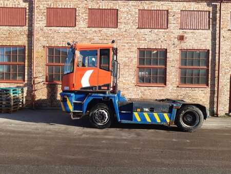 Tractor Industrial - Kalmar TRL618i (1)