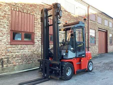 Diesel Forklifts 2017  Kalmar DCF55-6H (2) 