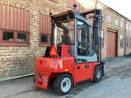 Diesel Forklifts 2017  Kalmar DCF55-6H (8) 