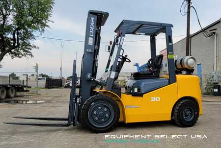 Propane Forklifts 2023  Ekko EK30LP (5)