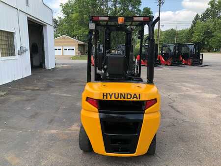 Diesel Forklifts 2019  Hyundai 30D-9 (11)