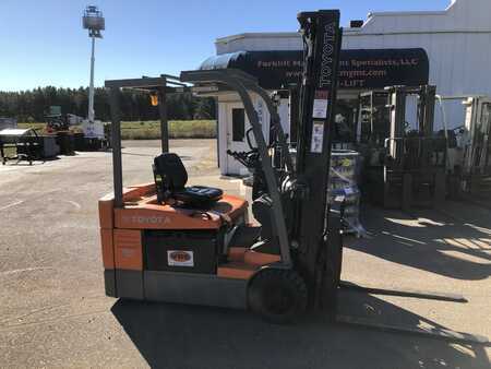 3 Wheels Electric 2006  Toyota 7FBEU20 (1)