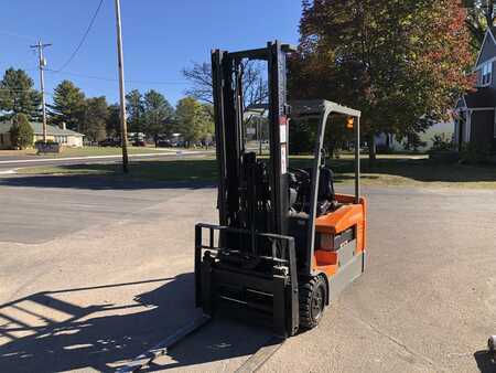 3 Wheels Electric 2006  Toyota 7FBEU20 (3)