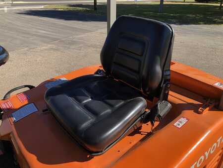 3 Wheels Electric 2006  Toyota 7FBEU20 (9)