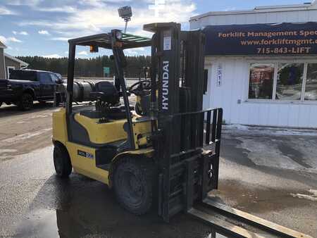 4 Wheels 2017  Hyundai 30L-7A (2)