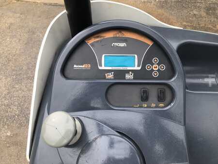Reach Trucks 2016  Crown RD 5725-32 (10)