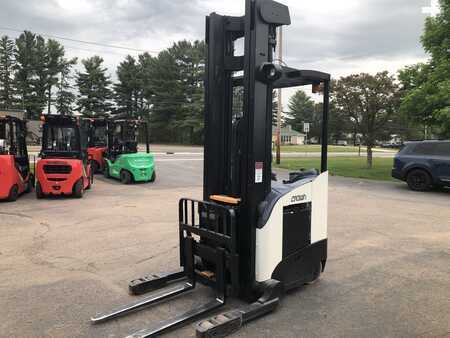 Reach Trucks 2016  Crown RD 5725-32 (6)