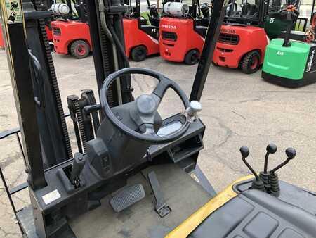 Propane Forklifts 1998  Yale GLP050 (9)