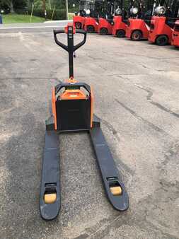 Transpaleta eléctrica 2025  Noblelift PTE45N (3)