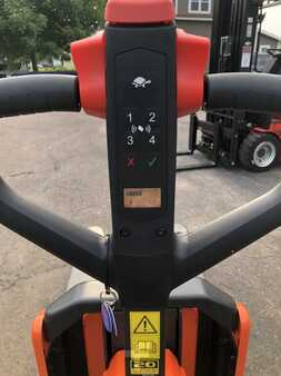 Transpaleta eléctrica 2025  Noblelift PTE45N (7)