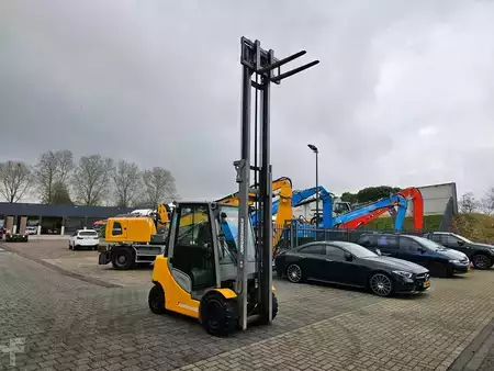 Diesel Forklifts 2016  Jungheinrich DFG 430s (6)