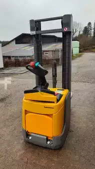 Pallet Stackers 2017  Jungheinrich ERC 214 (2)