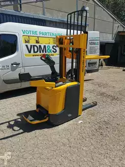 Pallet Stackers 2015  Jungheinrich ERC 214 (2)