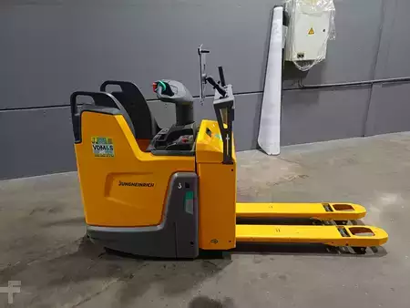 Elektromos raklapemelő 2021  Jungheinrich ERE 120 (1)