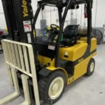 Propane Forklifts 2021  Yale GLP060VX (4)