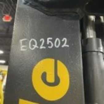 Propane Forklifts 2019  Yale GLC040SVX (5)